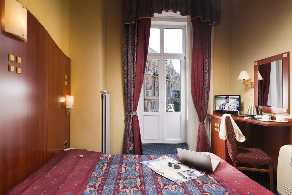 Leo Panzio Hotel 3*